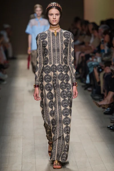 Look 19